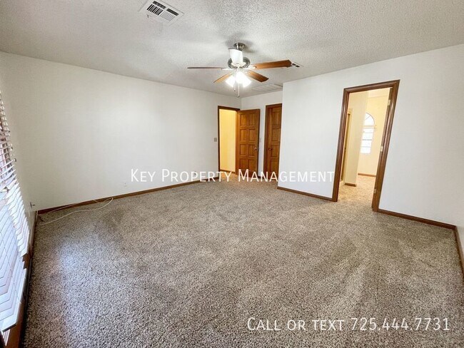 Building Photo - TWO STORY 4 BEDROOM WITH POOL NEAR SPRING ...