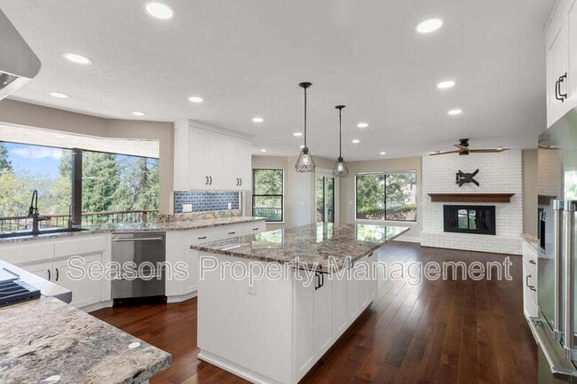 Building Photo - 1688 El Capitan Dr