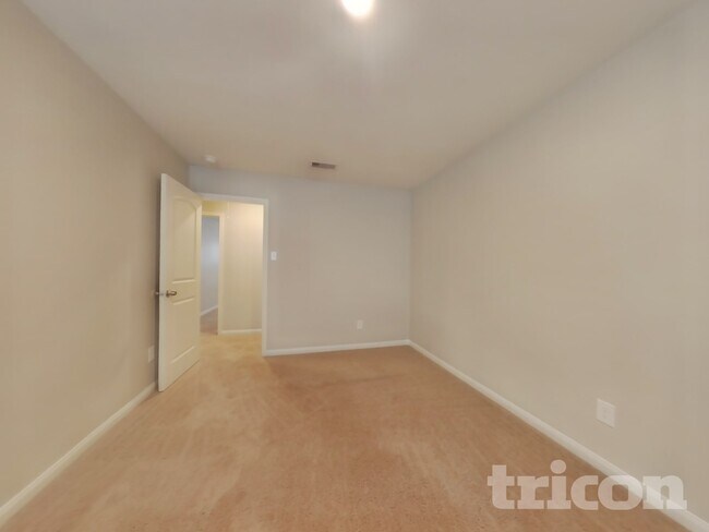 Building Photo - 23112 Shakespeare Dr