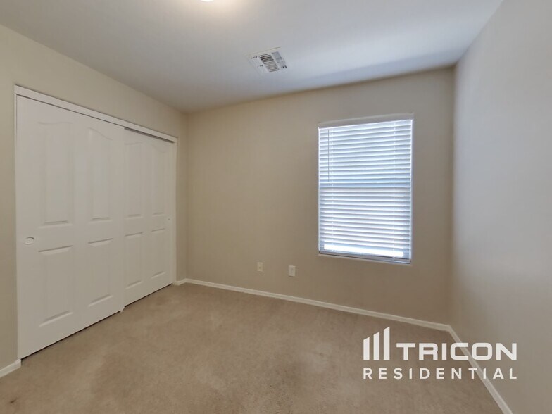 Building Photo - 34780 N Barzona Trail