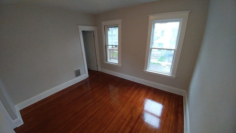 Building Photo - 112 Wall St