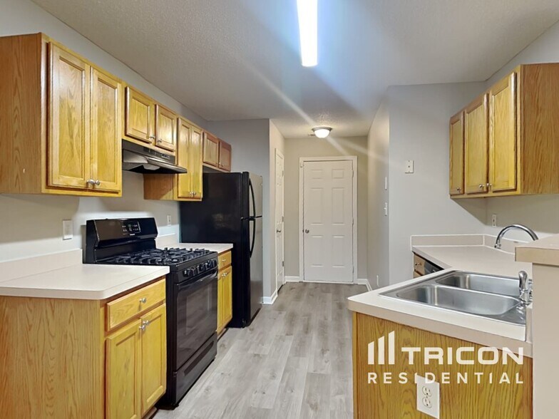 Building Photo - 1090 Augusta Woods Dr