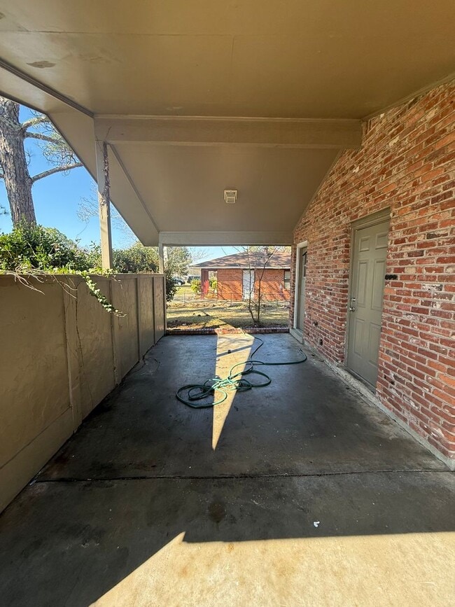 Building Photo - ** 3 Bed 2 Bath Located in Virginia Estates ** Call 334-366-9198 to schedule a self tour