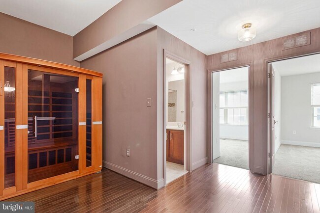 Building Photo - 703 Skippers Ln