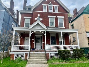 Building Photo - 5498 Hays Street