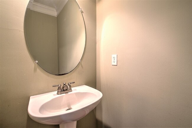 Building Photo - 256 Barbours Lane