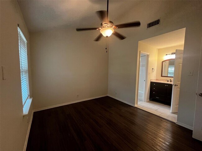 Building Photo - 5101 Meadow Creek Cove