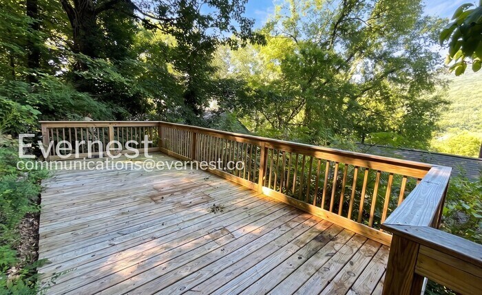 Building Photo - 4422 Edelweiss