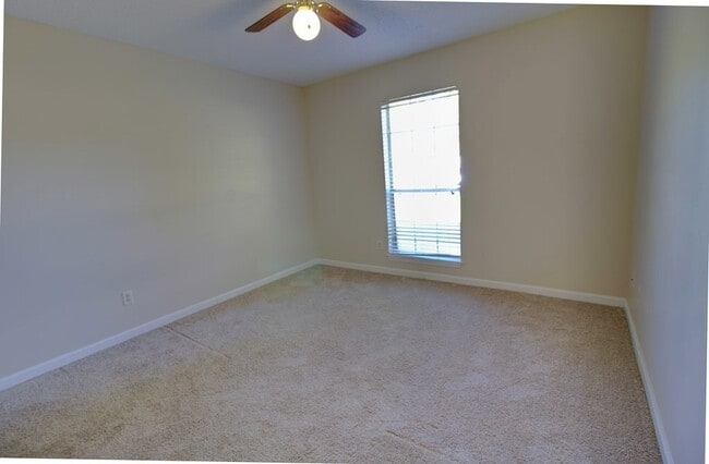 Building Photo - 809 Barrington Dr