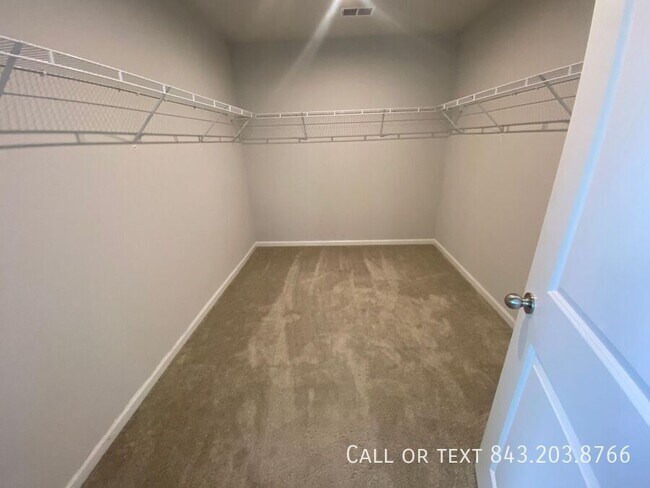 Building Photo - 419 Brookgreen Dr