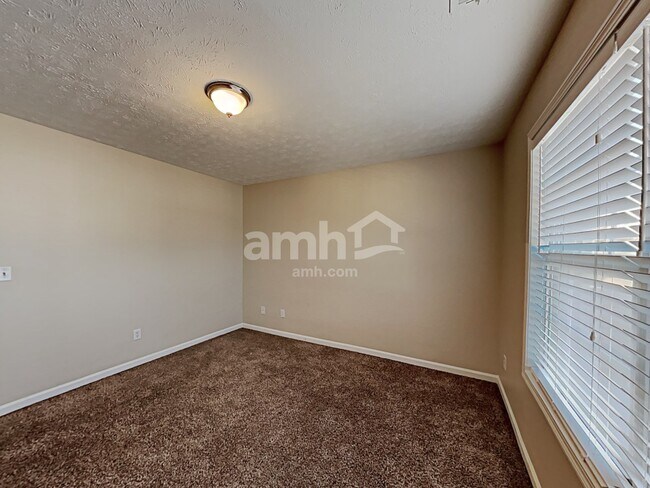 Building Photo - 230 Overlook Dr