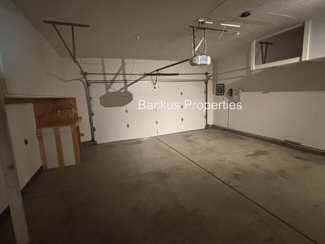 Building Photo - Great home in North Salinas with office/bo...