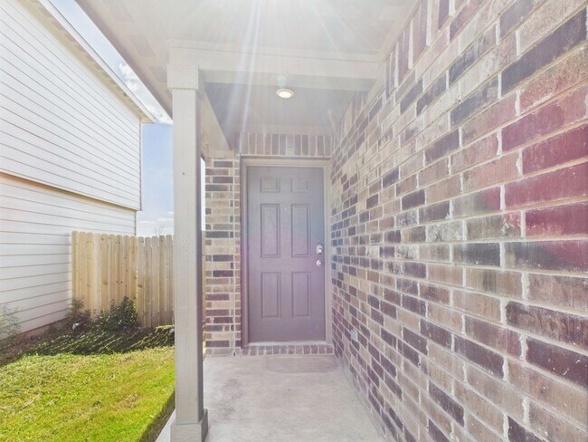 Building Photo - Single Story 4 bedroom