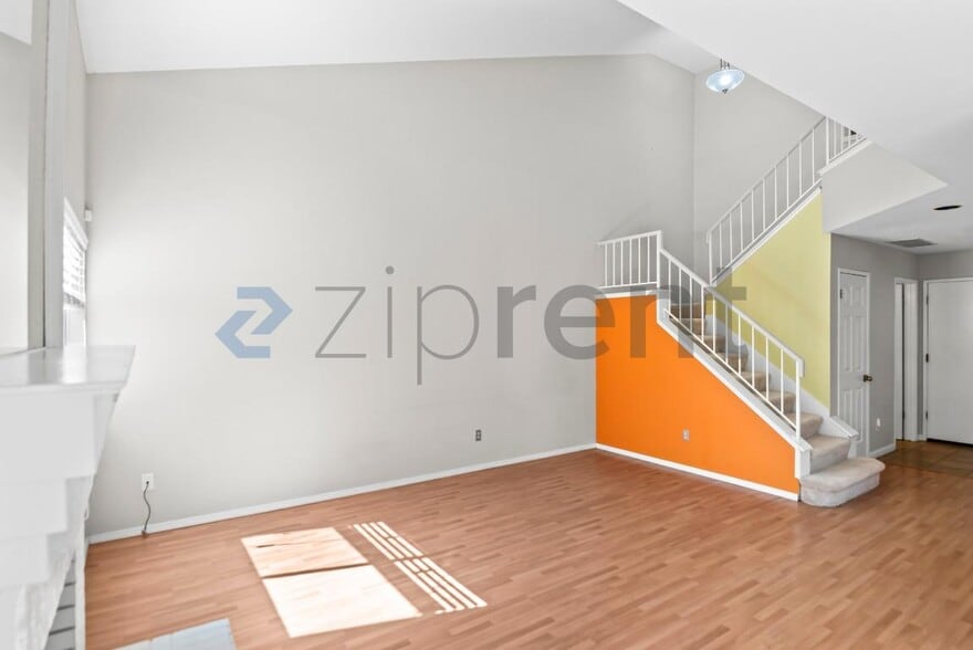 Building Photo - Unit