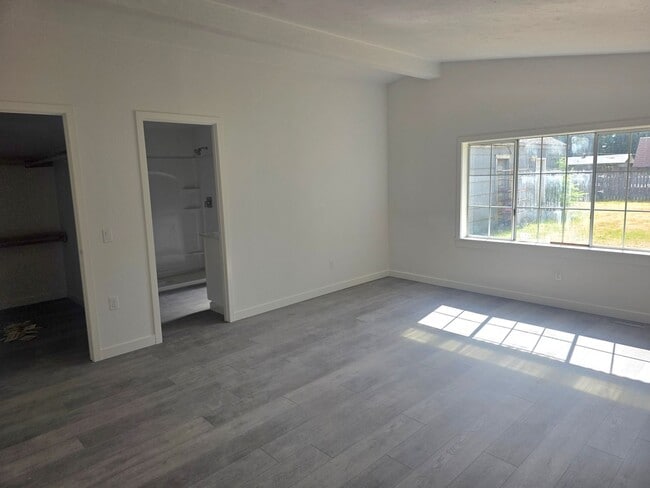 Building Photo - Home for Rent in West Seattle