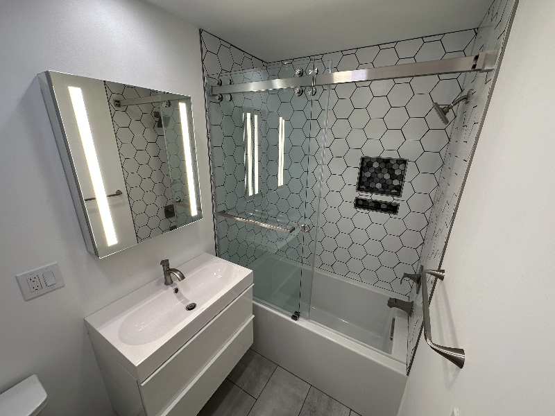 Building Photo - 1119 Poinsettia Dr