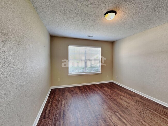 Building Photo - 8316 Crosser Dr