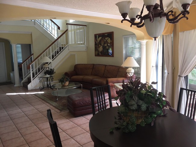 Building Photo - 1760 Shoreside Cir