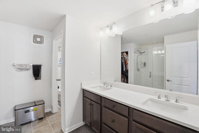 Building Photo - 10501 John Glenn St