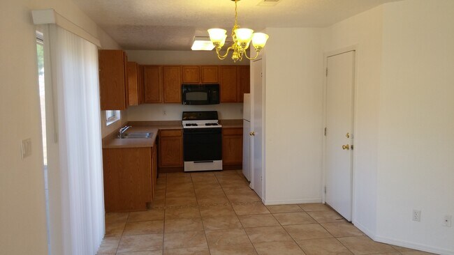Building Photo - 3258 Moab Ln NE