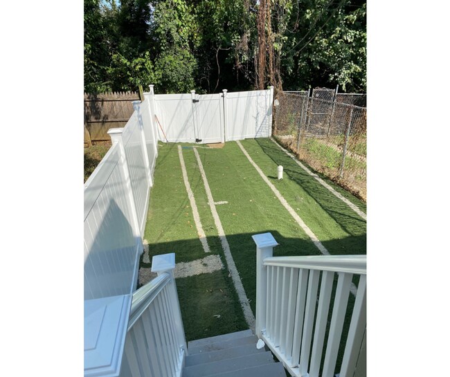 Building Photo - 627 Denison St