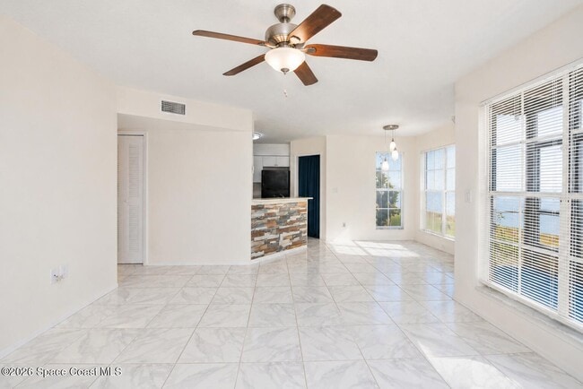 Building Photo - 7050 US-1