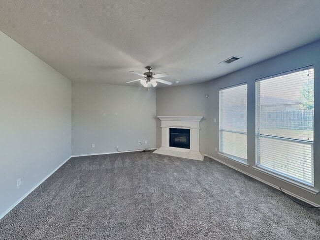 Building Photo - READY NOW! Captivating home on a cul-de-sa...