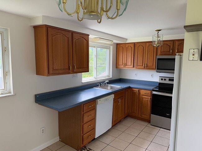 Building Photo - 3548 Brinway Dr
