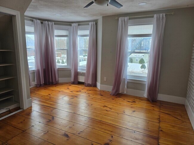 Building Photo - 223 Central St