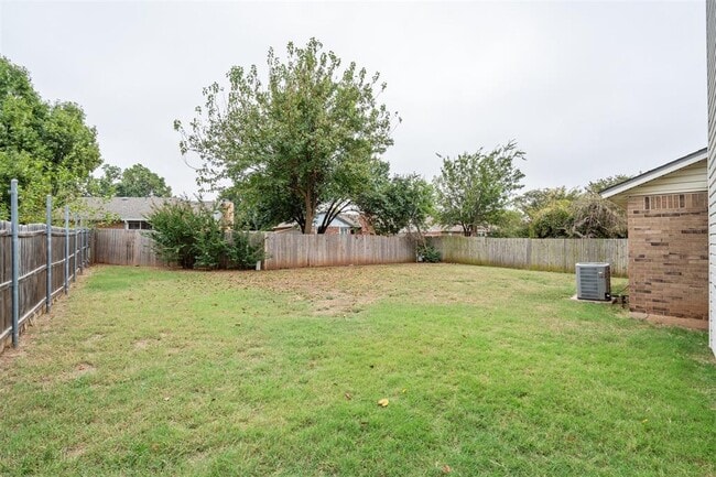 Building Photo - 16404 Del Mar Dr