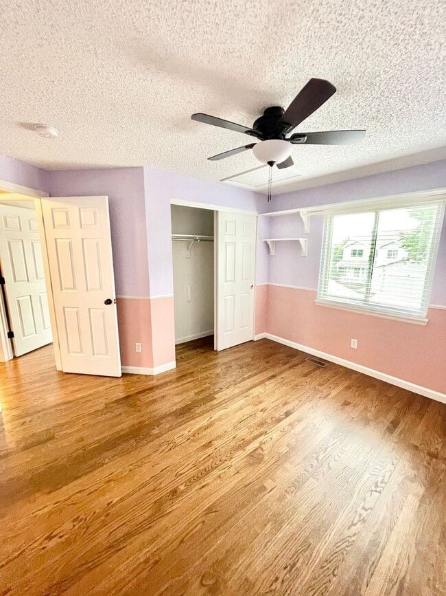 Building Photo - Large Clean Home in Aurora