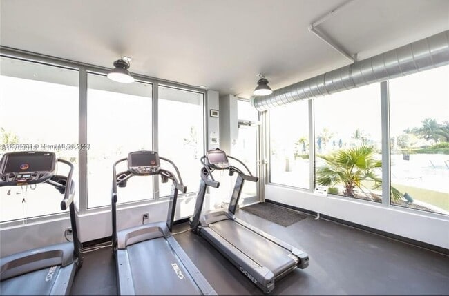 Building Photo - 100 Lincoln Rd