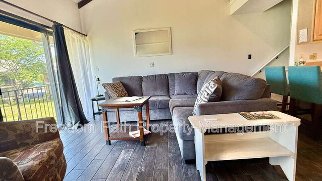 Building Photo - 301 Iberian Way
