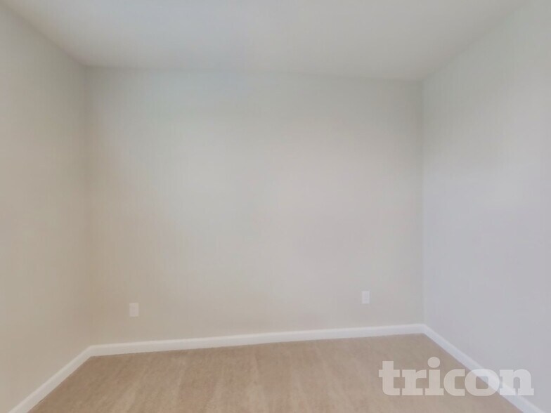 Building Photo - 1082 Suffolk Ln