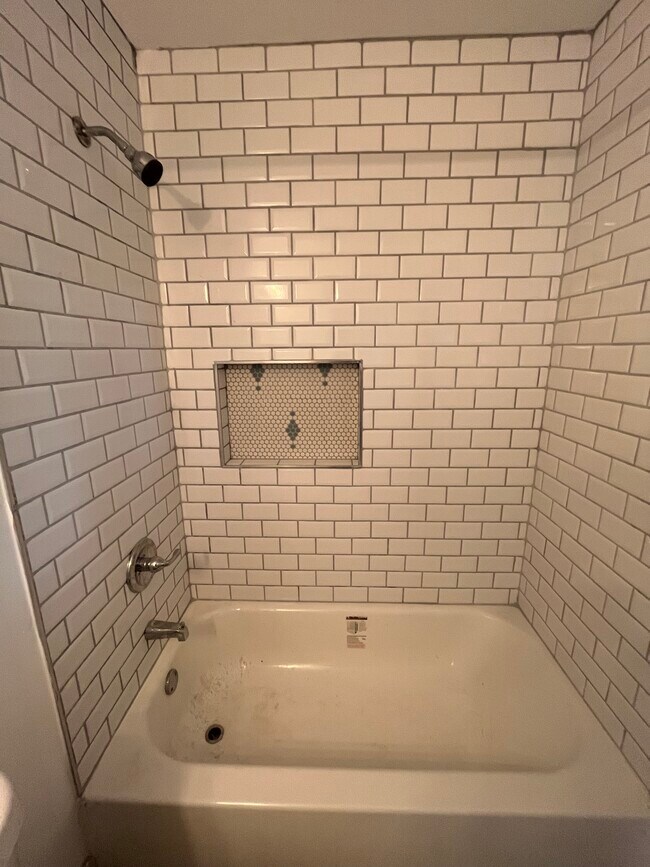 Building Photo - 1714 Le Grand St