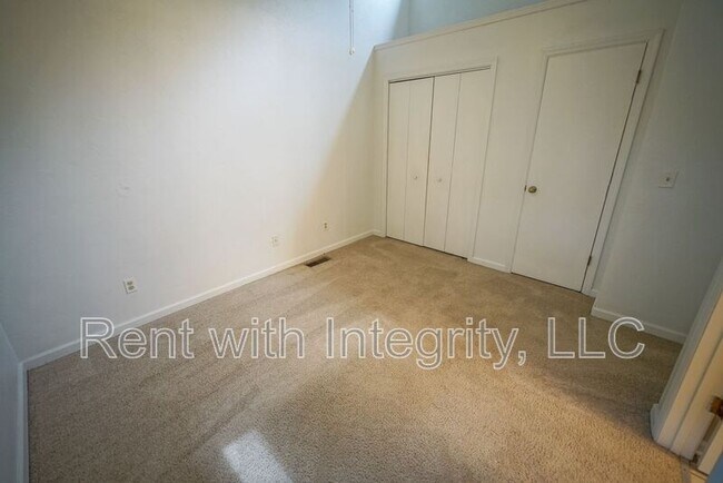 Building Photo - 2100 Continental Ave