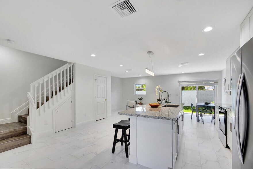 Building Photo - 3871 Patio Ct
