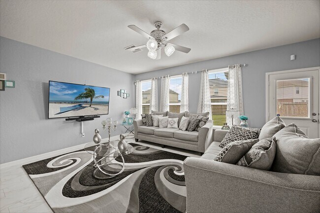 Building Photo - 15015 Hope Hills Ln
