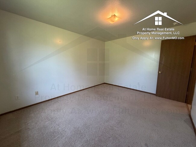 Building Photo - 2705–2707 Porter Place
