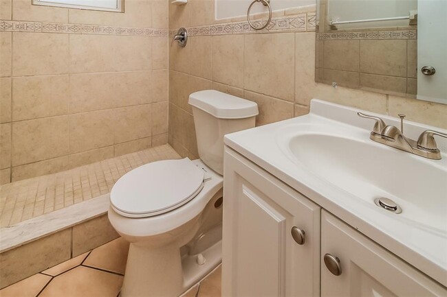 Building Photo - 6818 Massa Ct