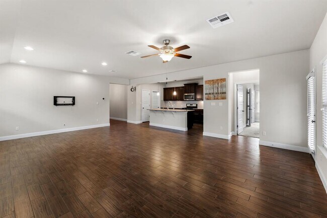 Building Photo - 1104 Chad Dr