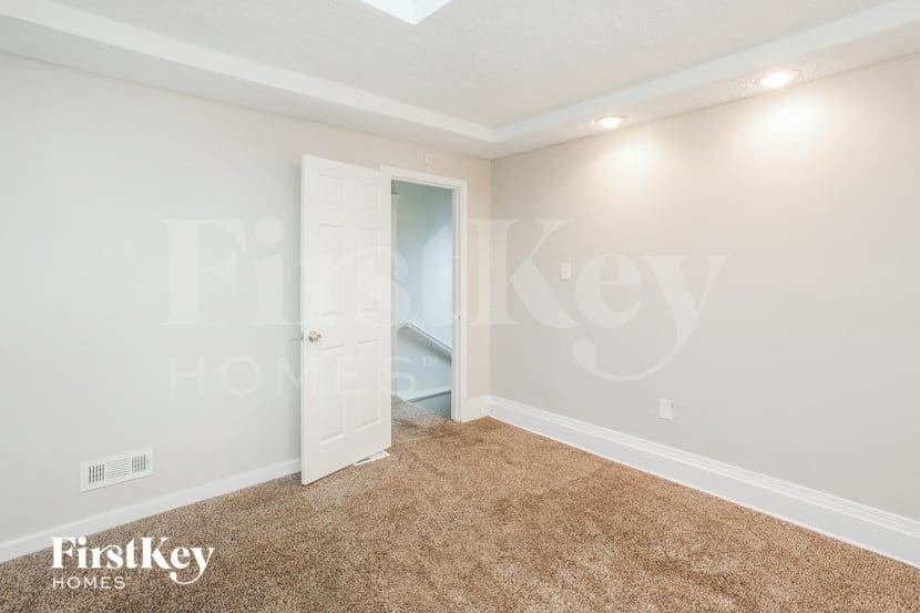 Building Photo - 2448 Norton Ave