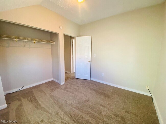 Building Photo - 748 Merton Ave