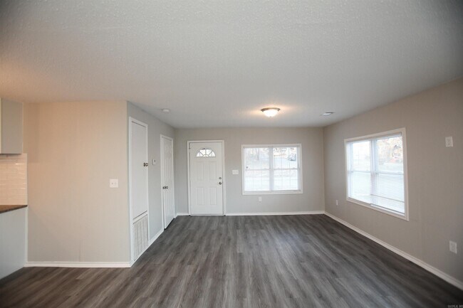 Building Photo - 4501 W 28th St