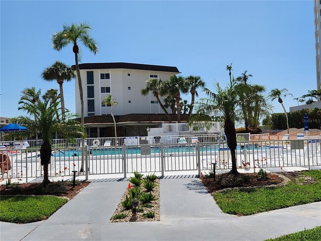 Building Photo - 2100 Benjamin Franklin Dr