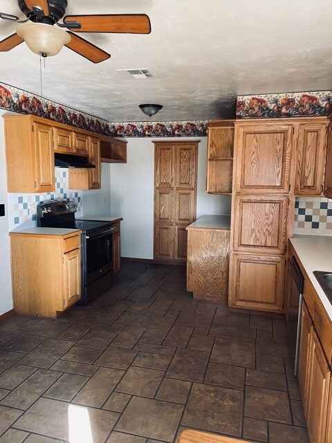 Kitchen - 12401 SW 4th St