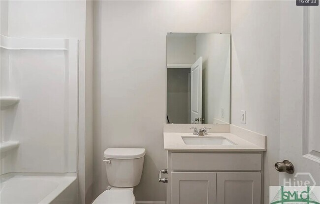 Building Photo - 186 Crosstown Ave