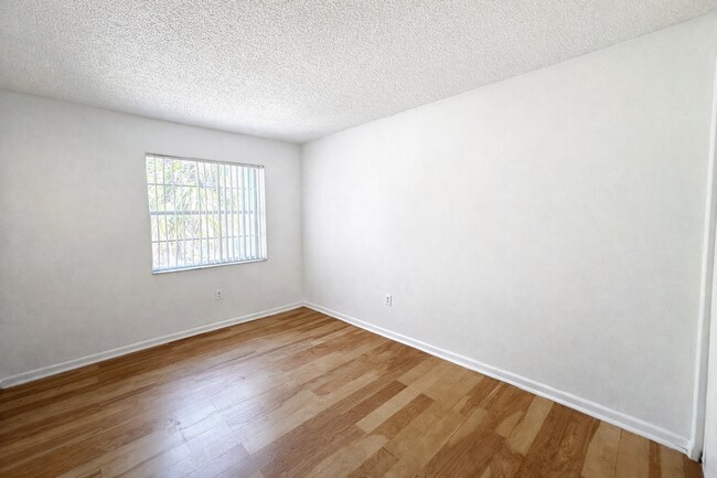 Building Photo - 2505 N Alafaya Trail