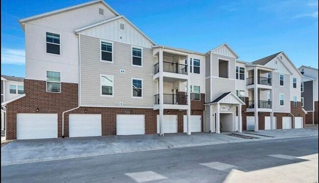 Building Photo - 532 N 360 W