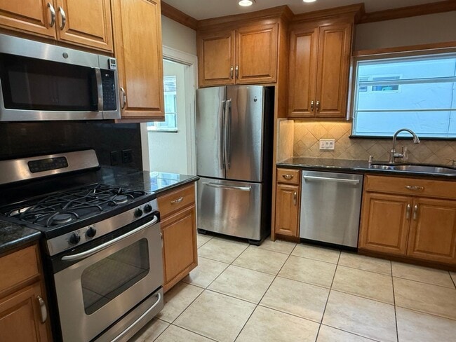 Building Photo - Charming 2 Bedroom 1 Bath Willow Glen home